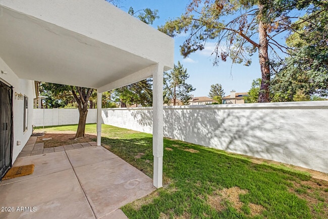 Building Photo - 1321 N Malibu Ln