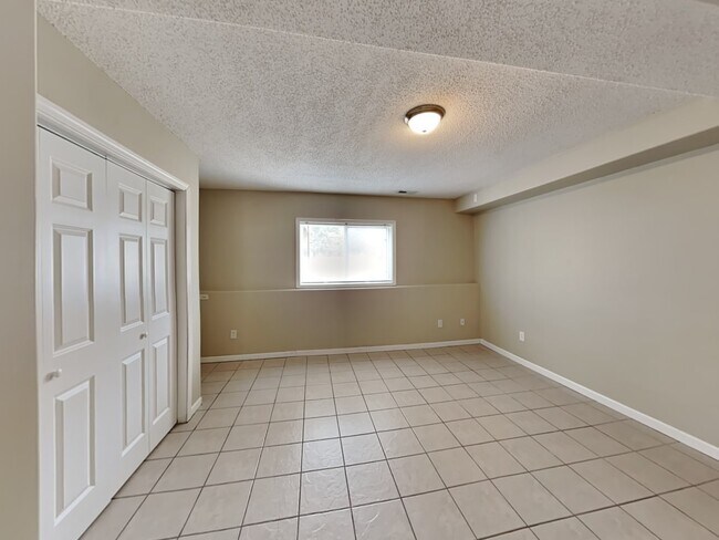 Building Photo - 1933 Mathias Rd