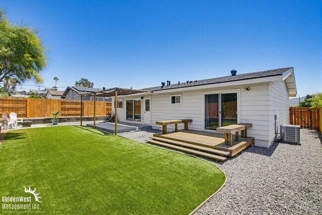 Building Photo - Captivating 3Bdm 2Ba Home in the Carlton Oaks/West Hills area of Santee!
