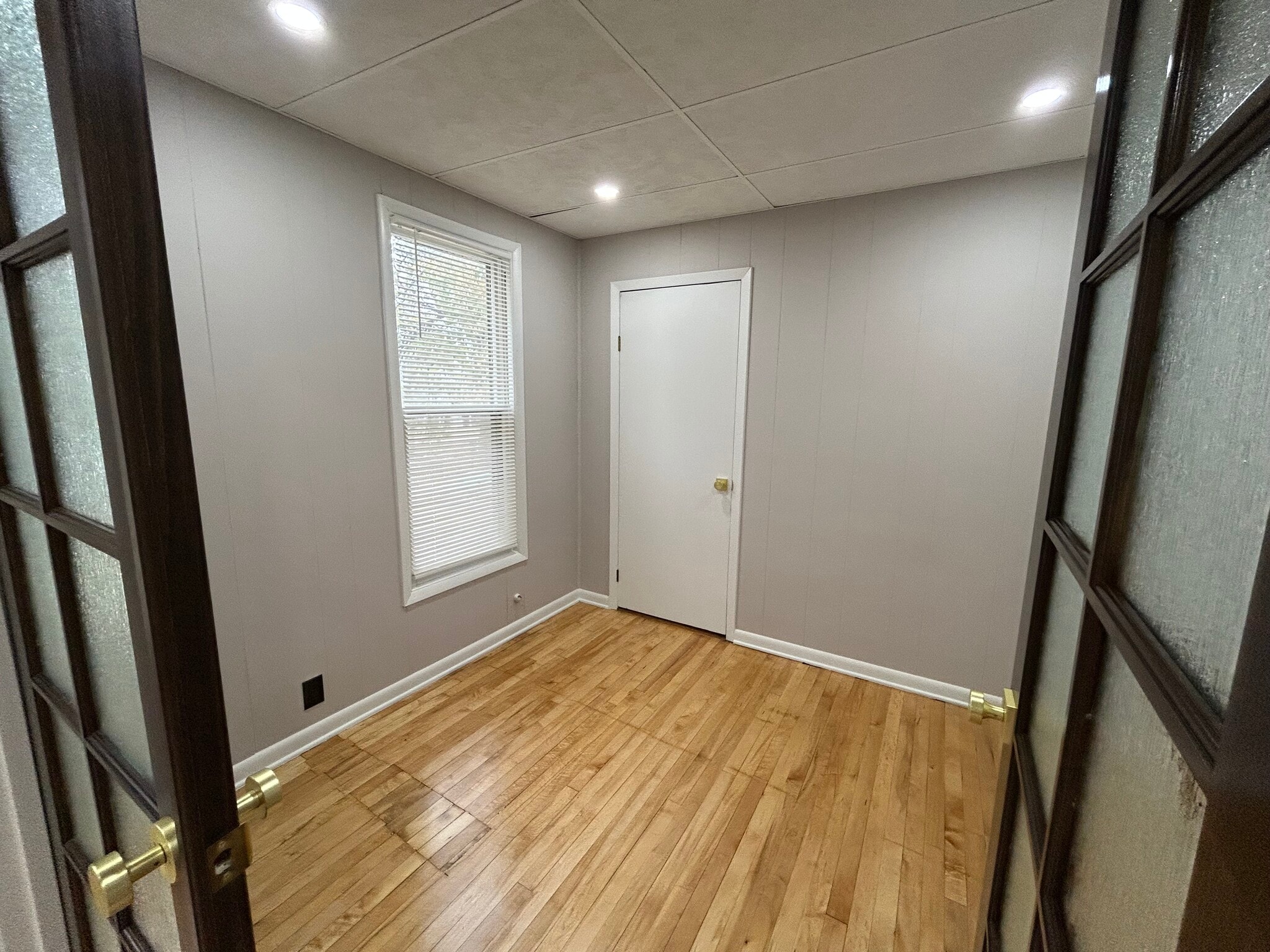 Building Photo - 512 8th Ave NE