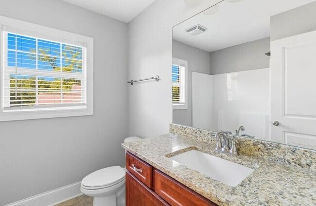 Building Photo - Ashley Oaks Luxury Home