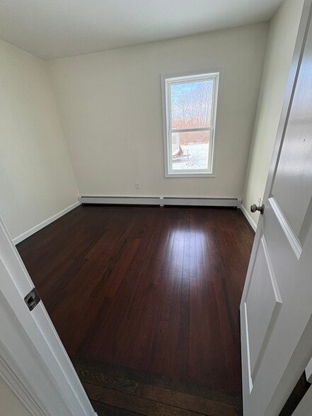 Bedroom - 316 Old Fall River Rd