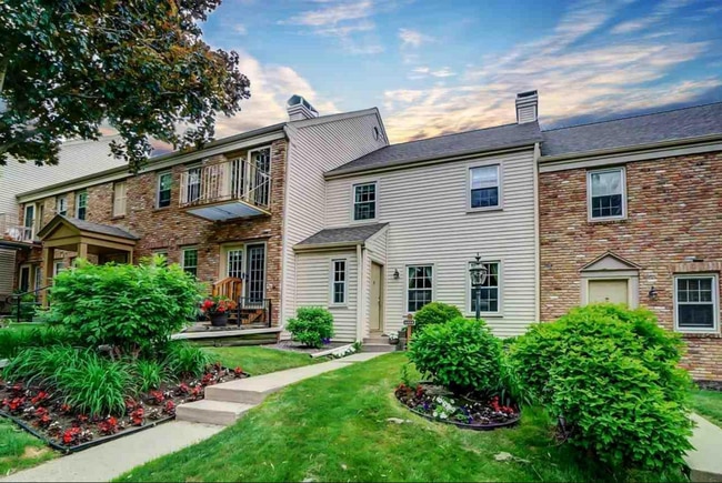 Building Photo - 6804 Old Sauk Ct