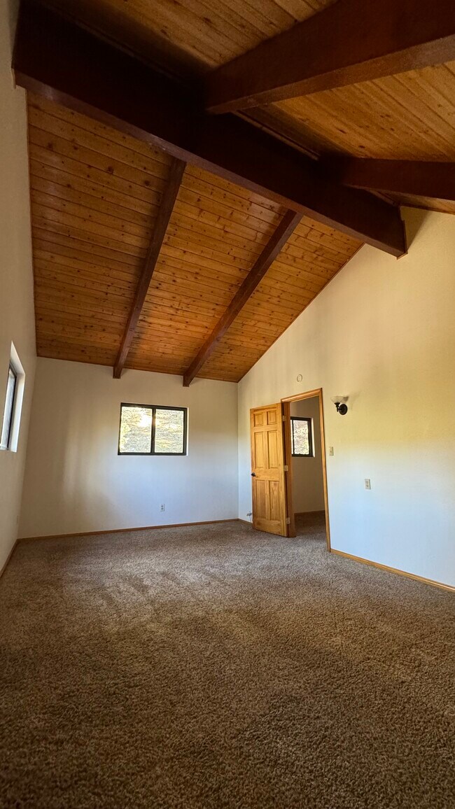 Building Photo - 2012 Symonds Dr