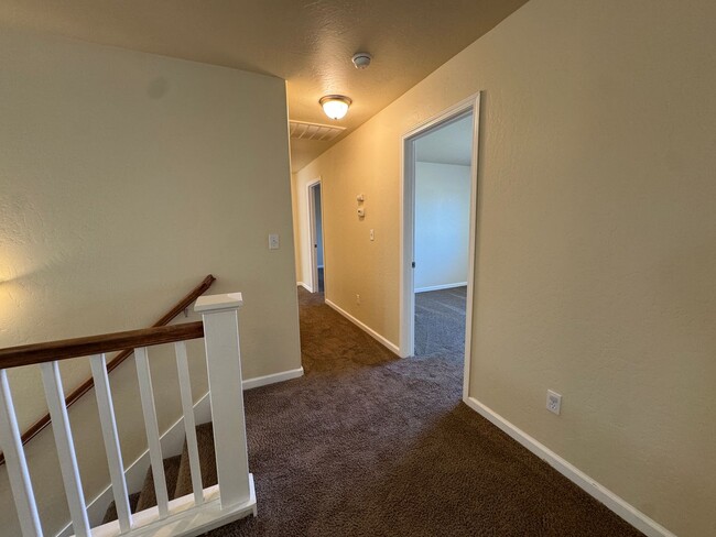 Building Photo - Beautiful home for rent in Visalia