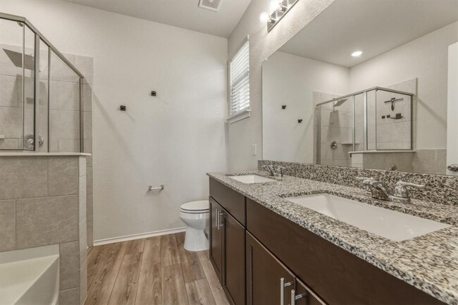 Building Photo - 428 English Oak St