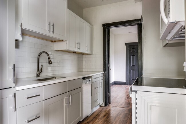 Building Photo - 5212 Parry Ave