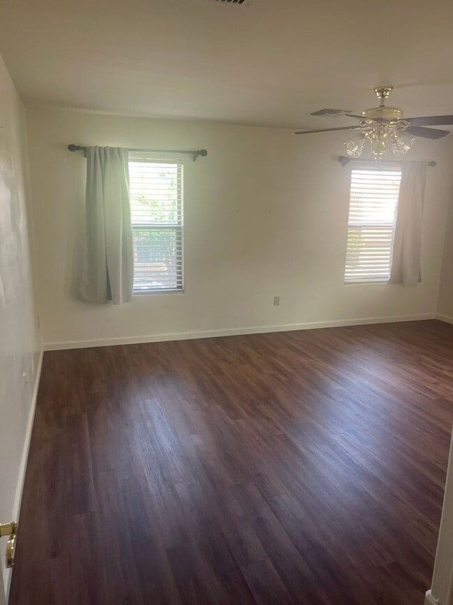 Building Photo - 8342 S Hunnic Dr