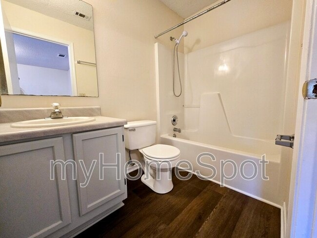 Building Photo - 409 Shadow Way Ln