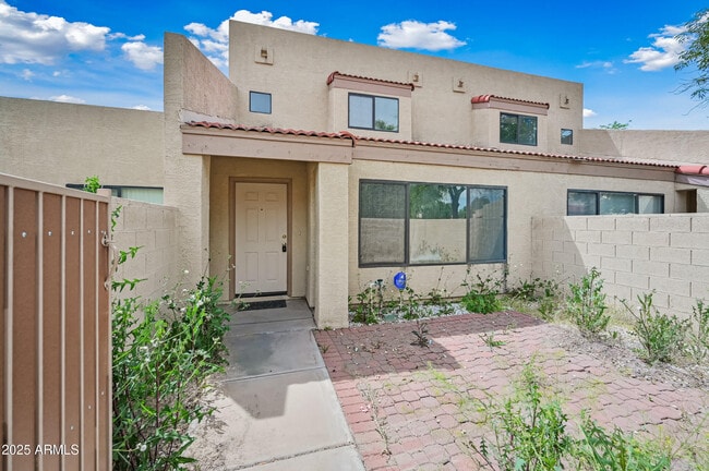 Primary Photo - 4734 W Townley Ave
