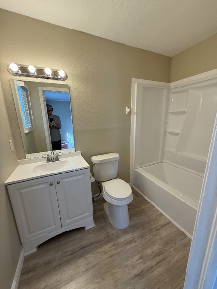 Building Photo - 212 Skyline Dr