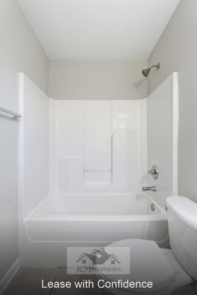 Building Photo - 2001 Polk Ln