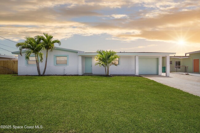 Primary Photo - 1140 Montego Bay Dr N