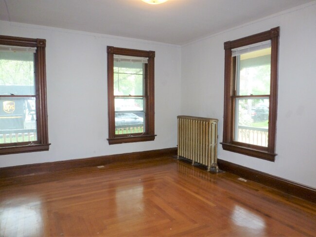 Building Photo - 111 N Winooski Ave