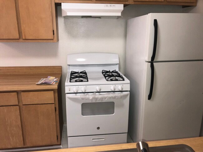 Building Photo - 10516 Eastborne Ave