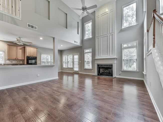 Building Photo - 408 Sixes Dr