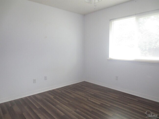 Building Photo - 1330 El Sereno Pl