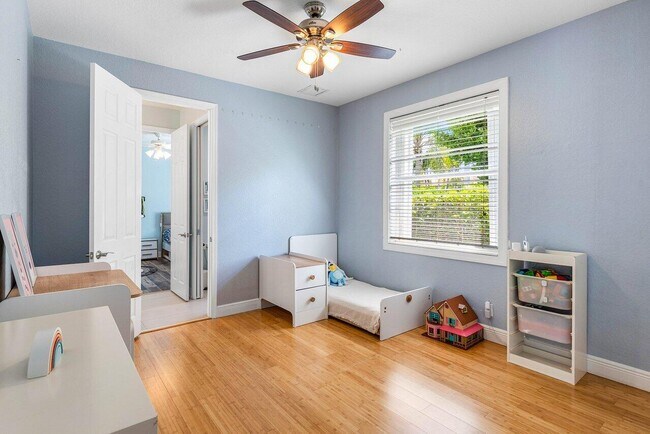 Building Photo - 4675 Manderly Dr