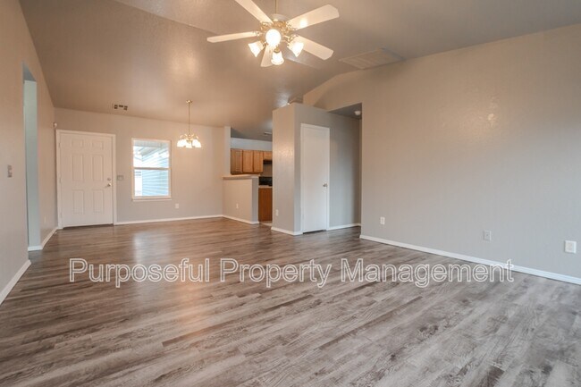 Building Photo - 414 Calla Lily Ln