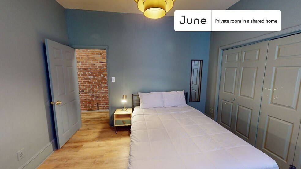 Building Photo - Room in Shared 5 bed/2 bath home