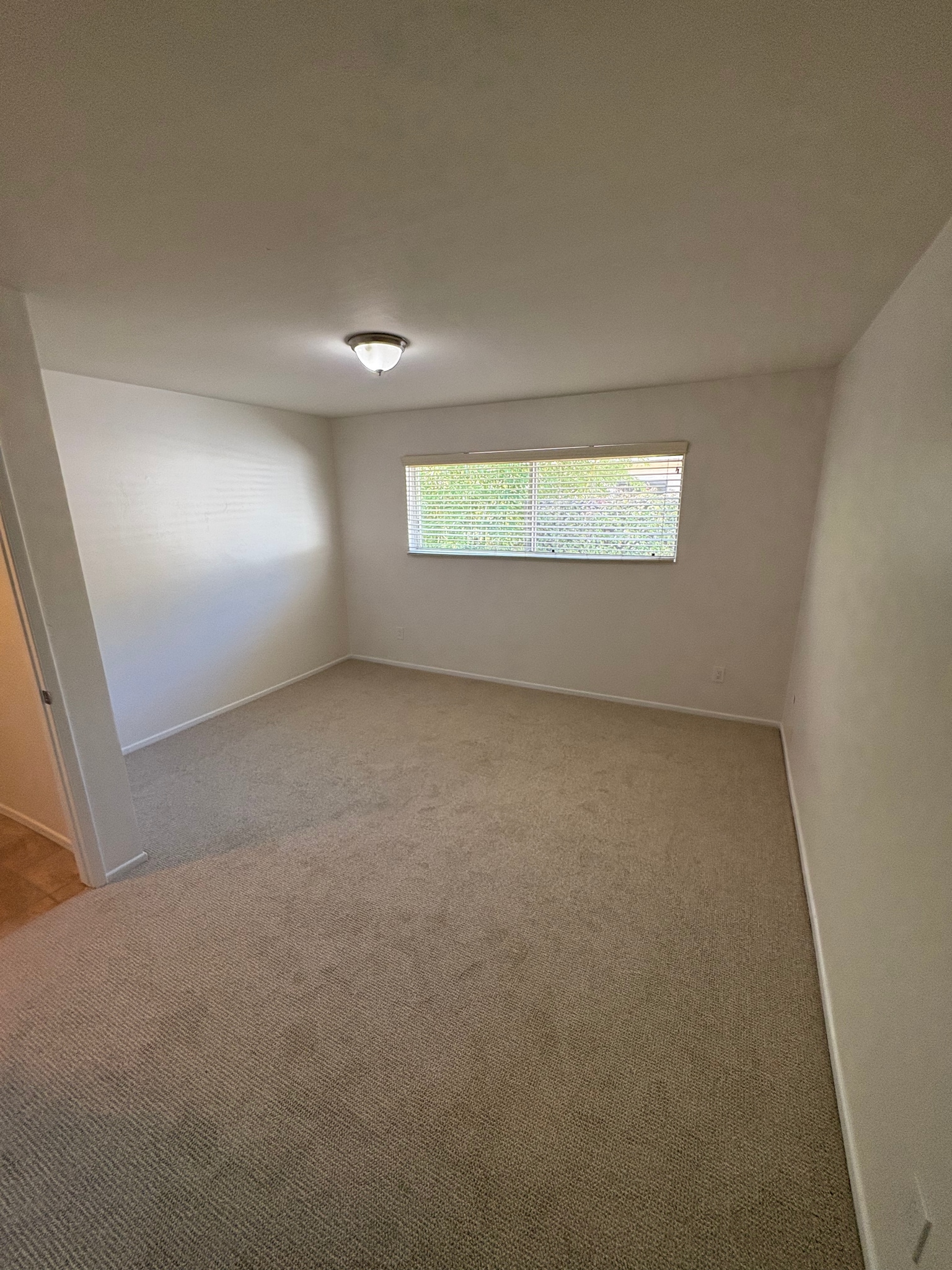 Building Photo - 521 E Arrellaga St