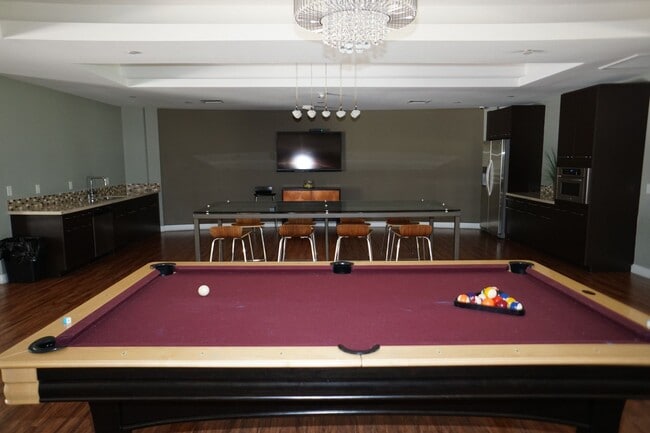 Building Photo - Exceptional Two Level 3 bedroom Condo in upscale Luxe Lofts