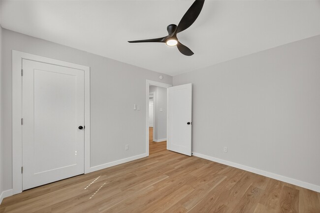 Building Photo - 11742 N Little John Cir