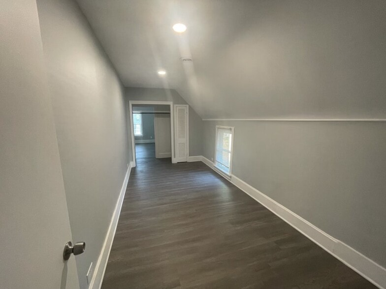 Building Photo - 421 Washington St