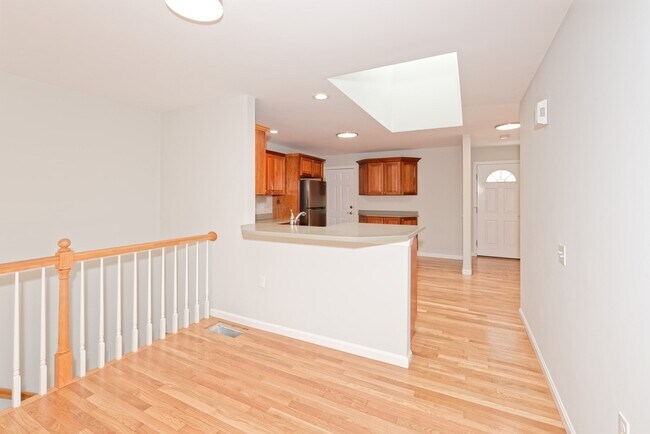 Building Photo - 21 Surrey Dr