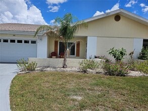 Building Photo - 206 Sola Ln