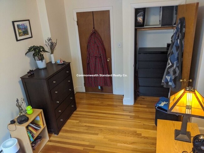 Building Photo - 199 Winthrop Rd