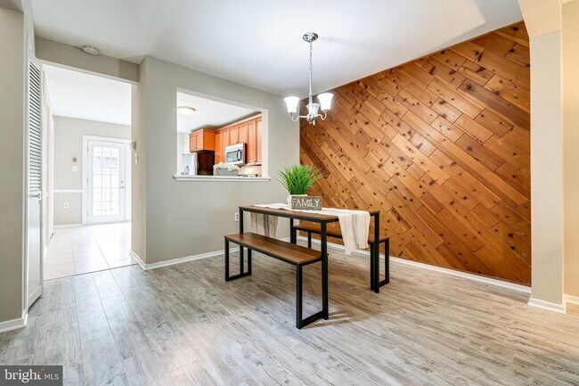 Building Photo - 8624 Venoy Ct