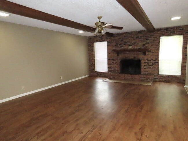 Building Photo - Whitehouse ISD! Spacious 3 Bedroom, 2 Bath...