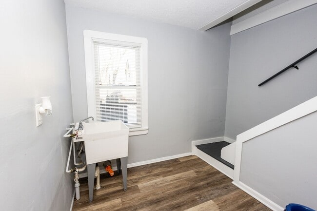 Building Photo - 3132 West 33rd-