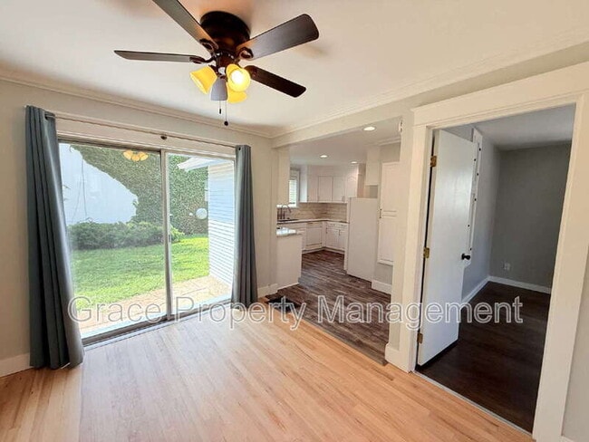 Building Photo - 5685 S Elmwood St