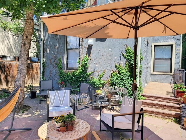 Building Photo - 721 Elati St