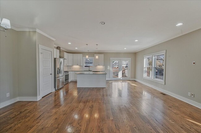 Building Photo - Beautiful House in East Nashville!