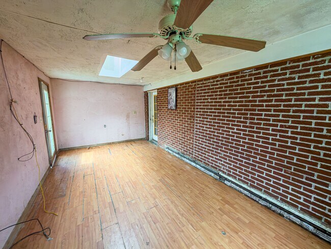Building Photo - 161 Pentagon Cir