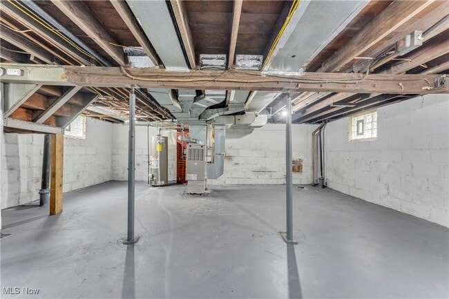 Building Photo - 617 Whitney Ave