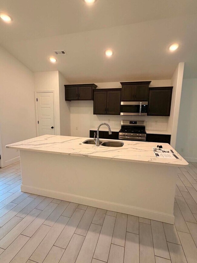 Building Photo - COMING SOON: BEAUTIFUL 3 BEDROOM / 2 BATHROOM HOUSE IN ORONOGO MO!!!