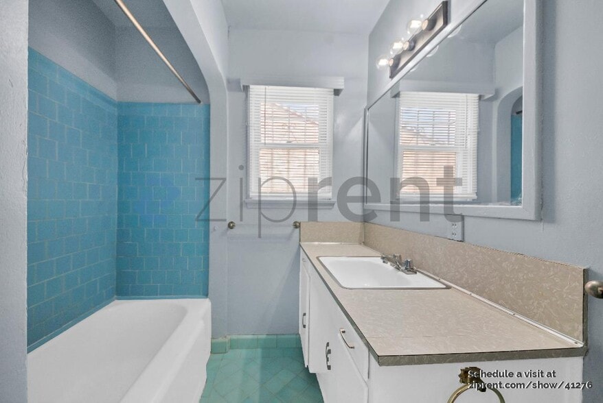 Building Photo - 1054 E 150th St