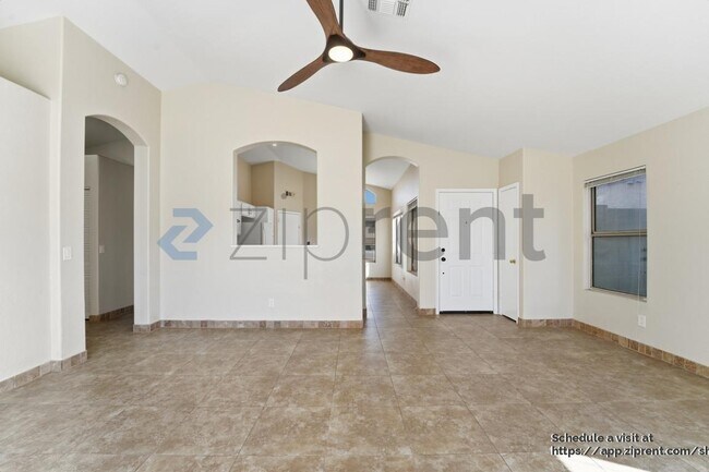 Building Photo - 17216 N Wavyleaf Ave