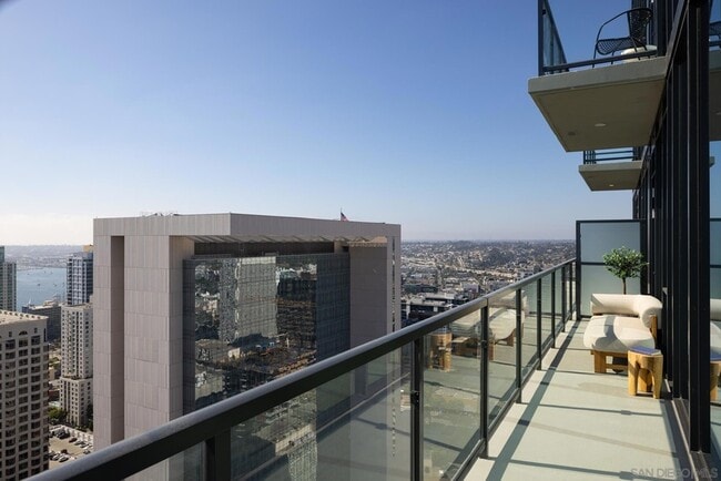 Building Photo - 1011 Union St