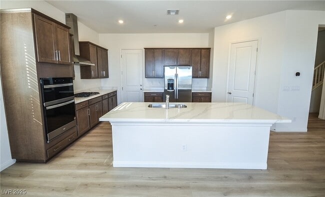 Building Photo - 552 Parkwind Ln