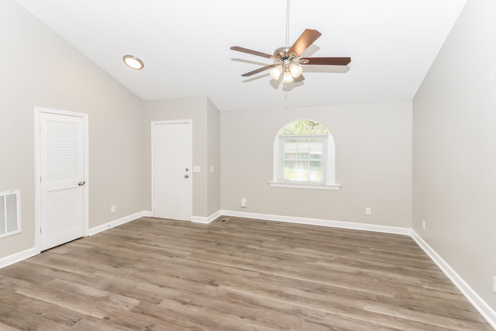 Building Photo - 200 Sunstede Rd