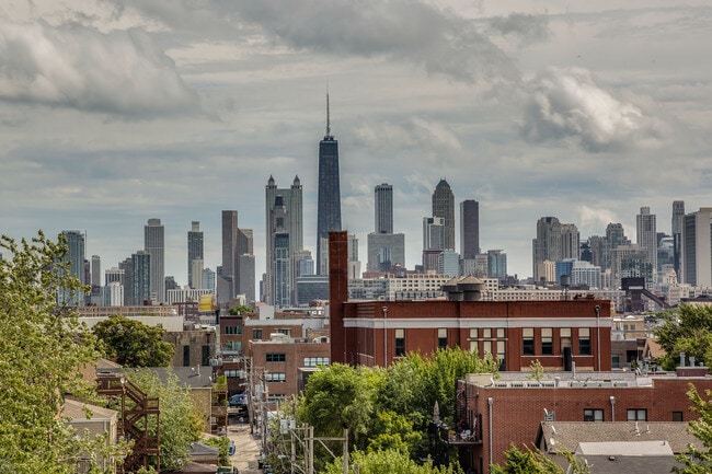 Building Photo - 1023 N Ashland Ave