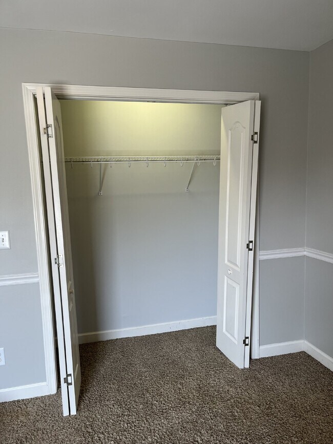 Building Photo - 5004 Pelican Ct