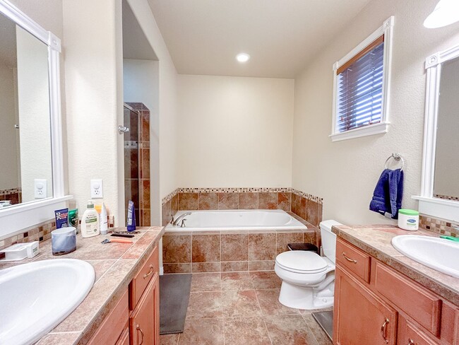 Building Photo - Central Park Home For Rent