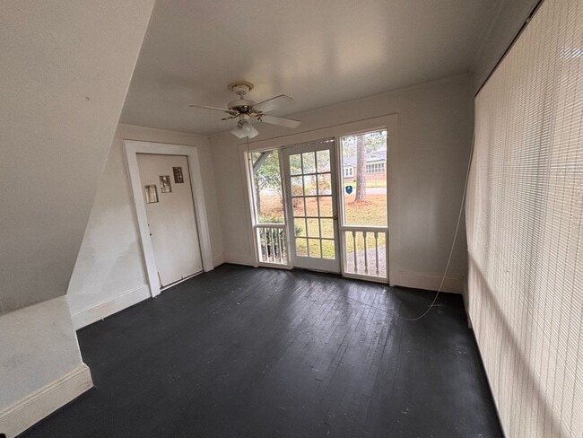 Building Photo - 3 Bedrooms, 1 Bathroom - West Rome House