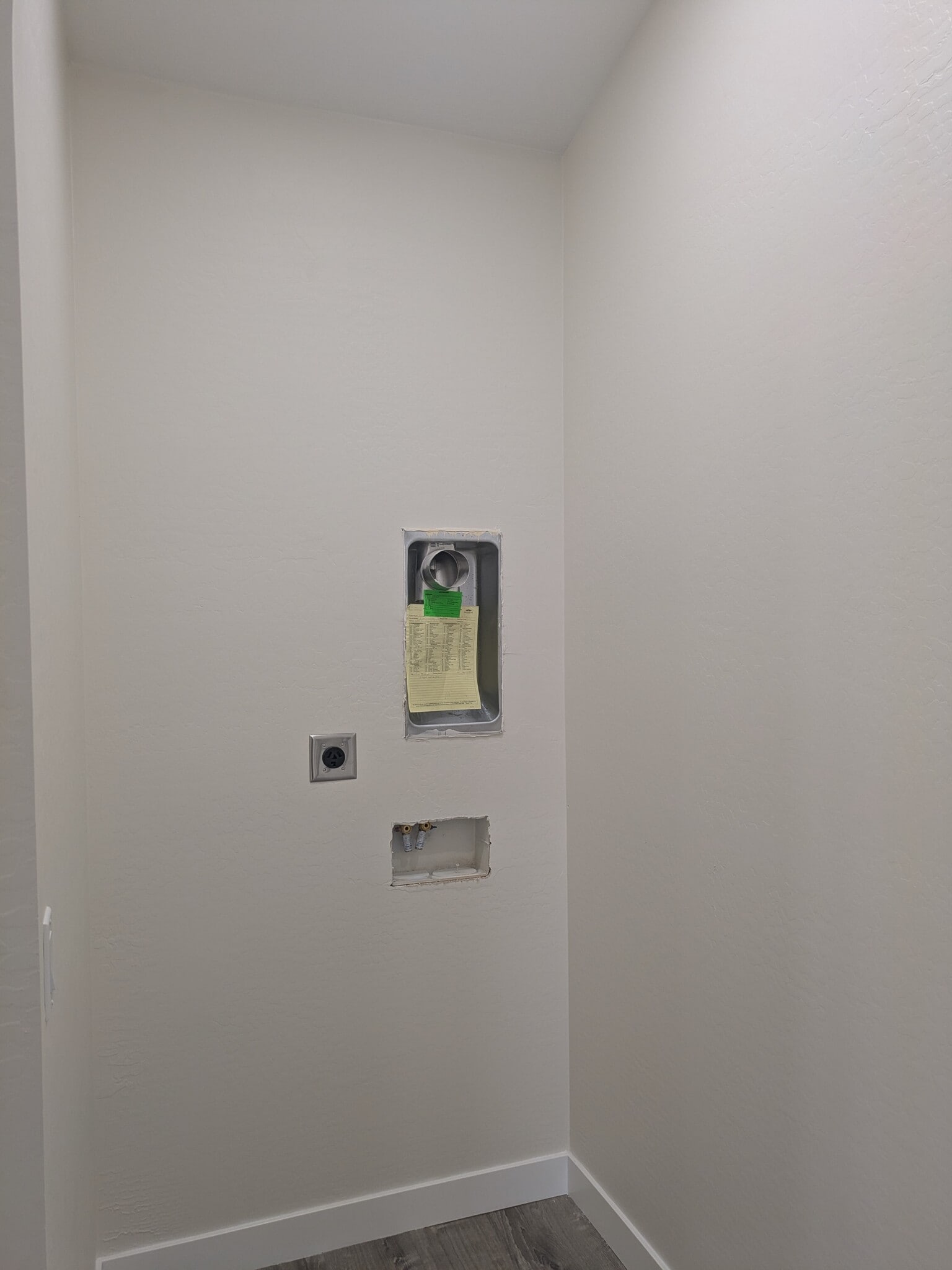 Building Photo - 14339 W Desert Hills Dr